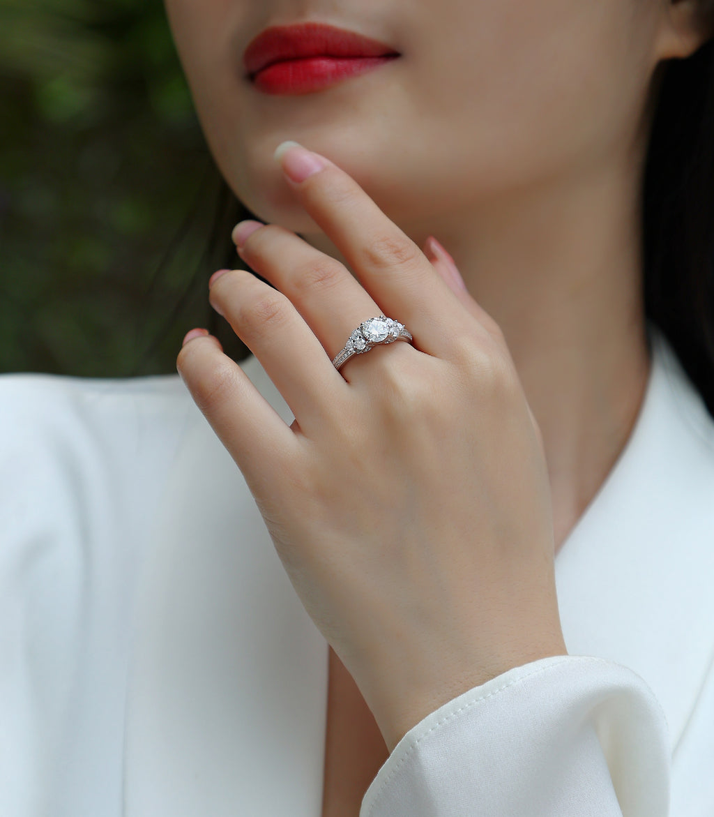 Coral Dream - A Wedding Ring Set With 1-carat Top-quality Moissanite S925 Silver And Platinum-plated Diamond. The Ring Can Be Inspected With A Diamond Pen