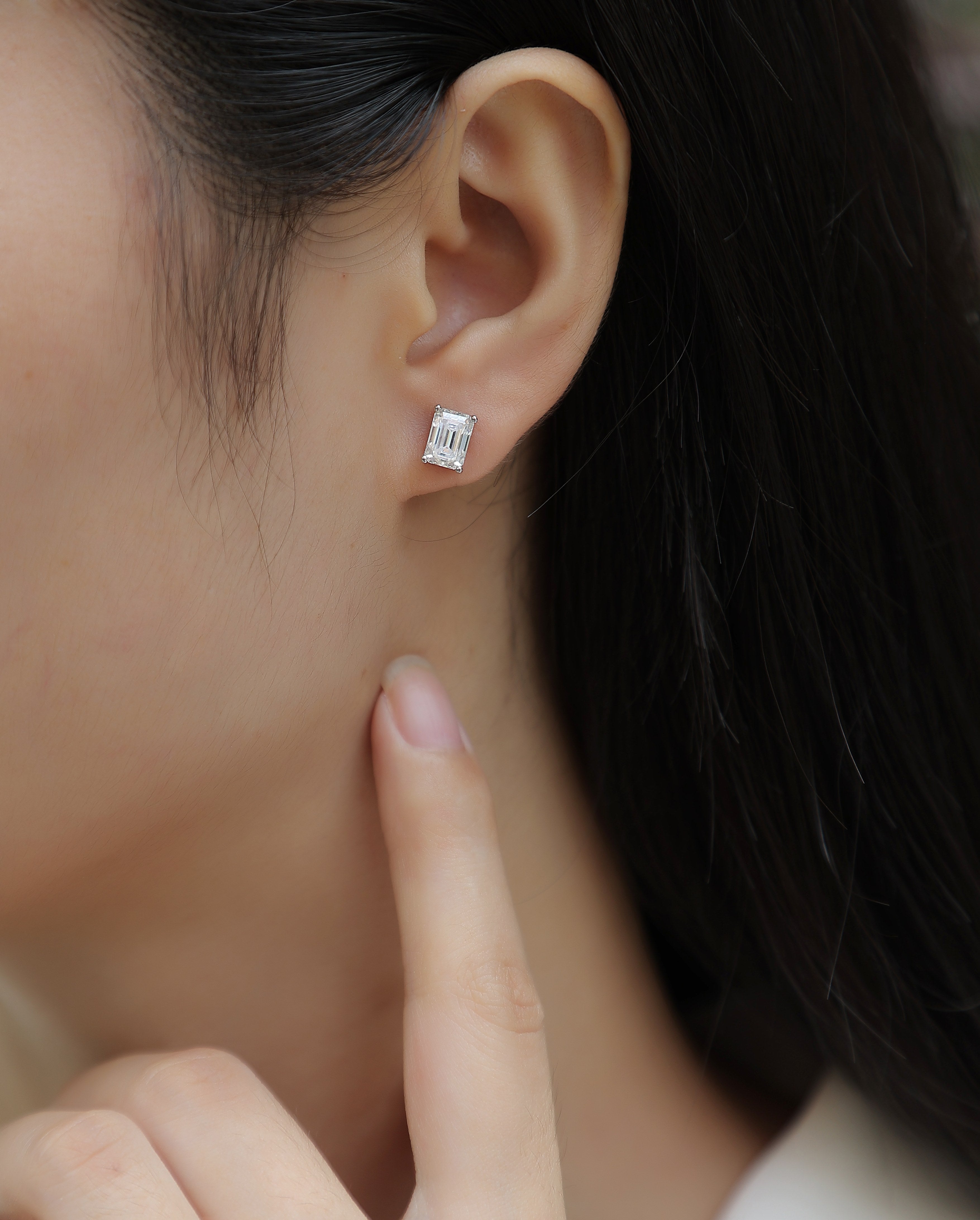 Moissanite S925 Silver And Platinum-plated Stud Earrings.